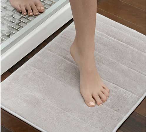 edinstvena preproga s spominsko peno